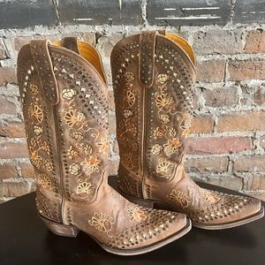 Old Gringo boots- worn once